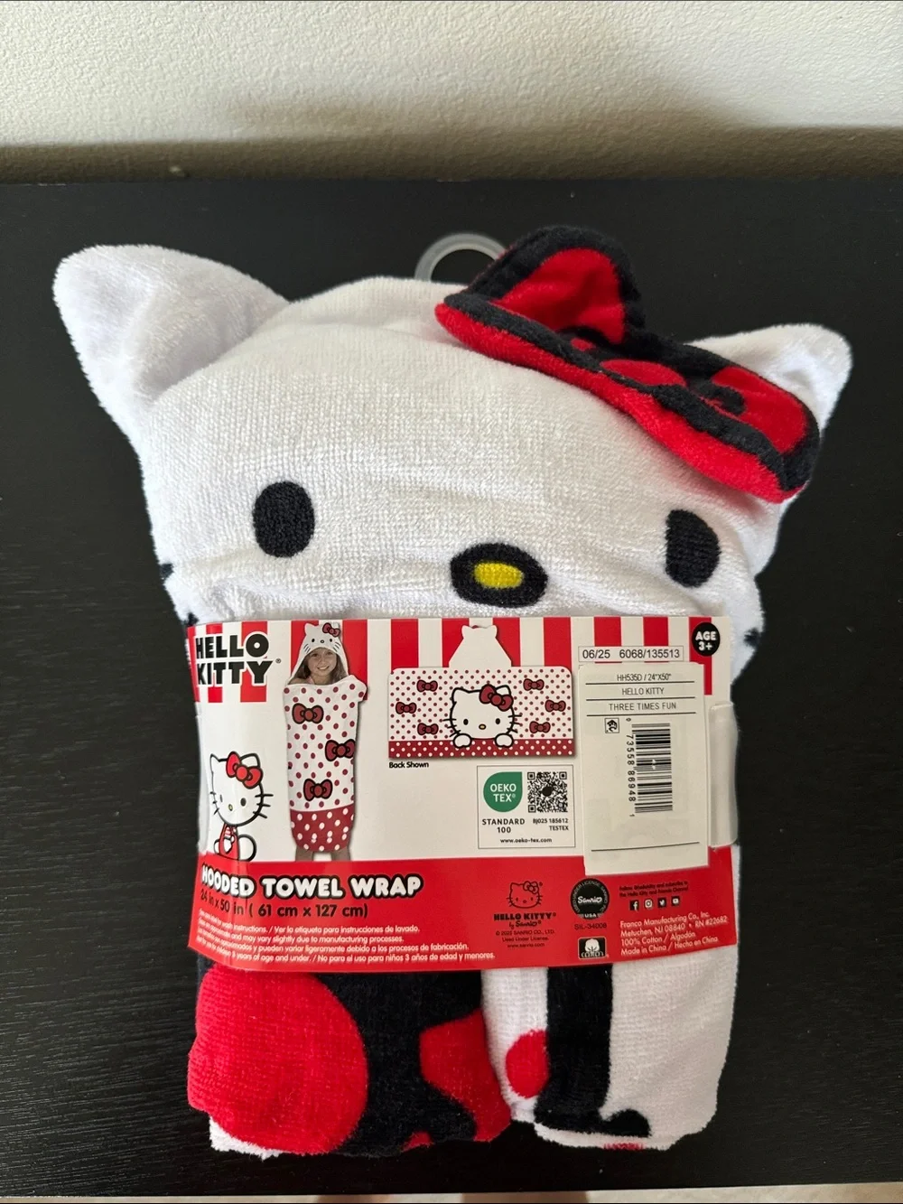 Hello Kitty White, Red & Black Hooded Towel Wrap